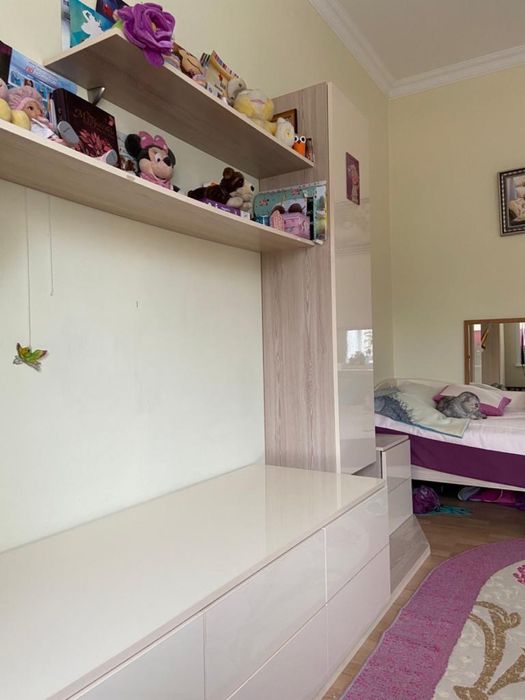 Стол, пенал, тумба , ковер