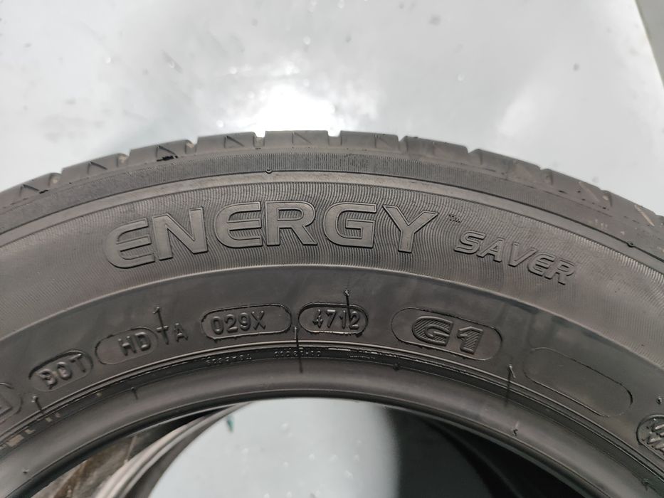 2 pneus semi novos 195-65R15 Michelin 91T - Oferta dos Portes