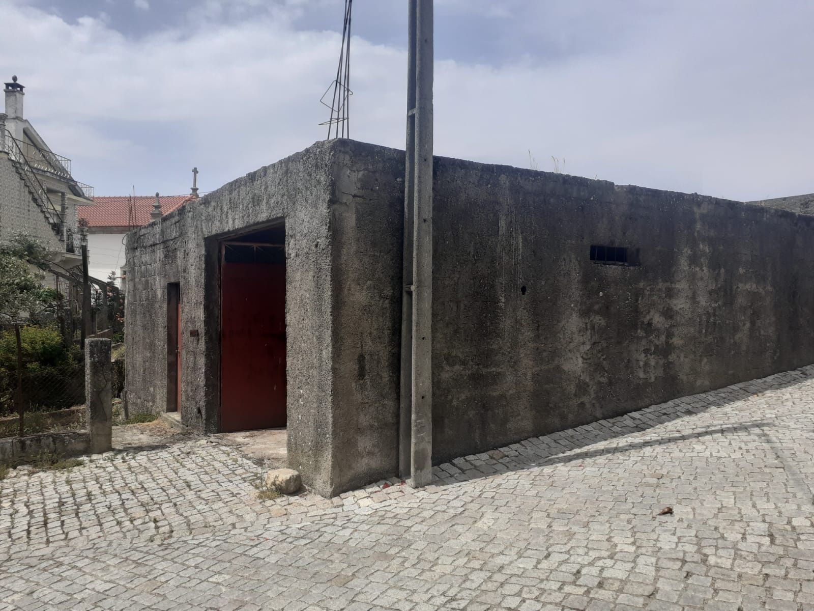 Garagem p/ reabilitação - Urbano