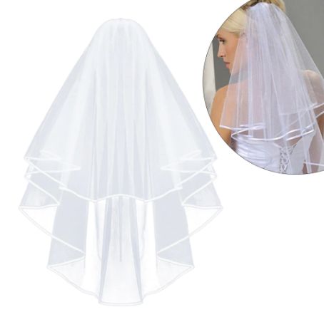 белое атласное свадебное платье с фатой