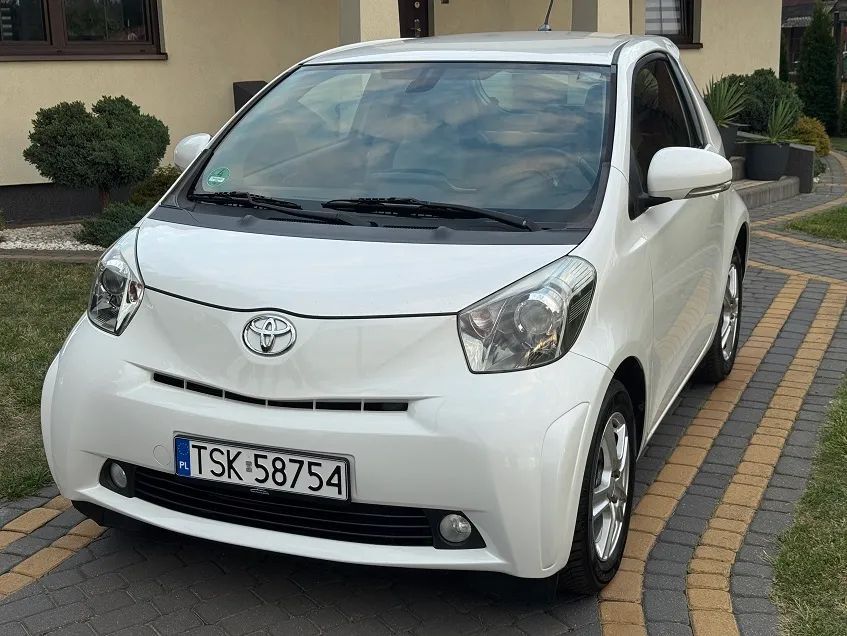 Toyota iQ z Niemiec , zarejestrowany,bezwypadkowy,półskóry,klimatronik,PDC,perła