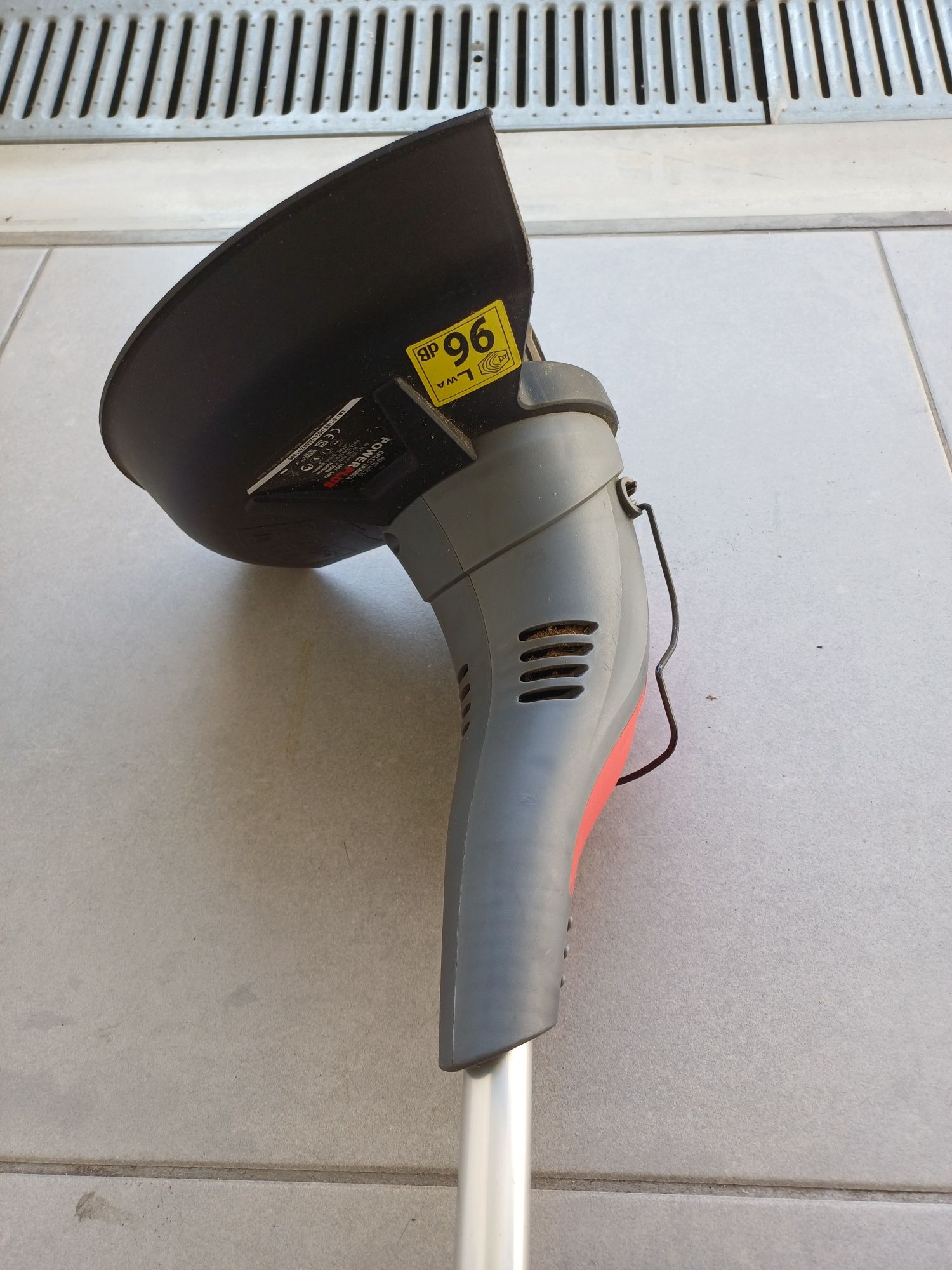 Aparador de relva power plus 300W