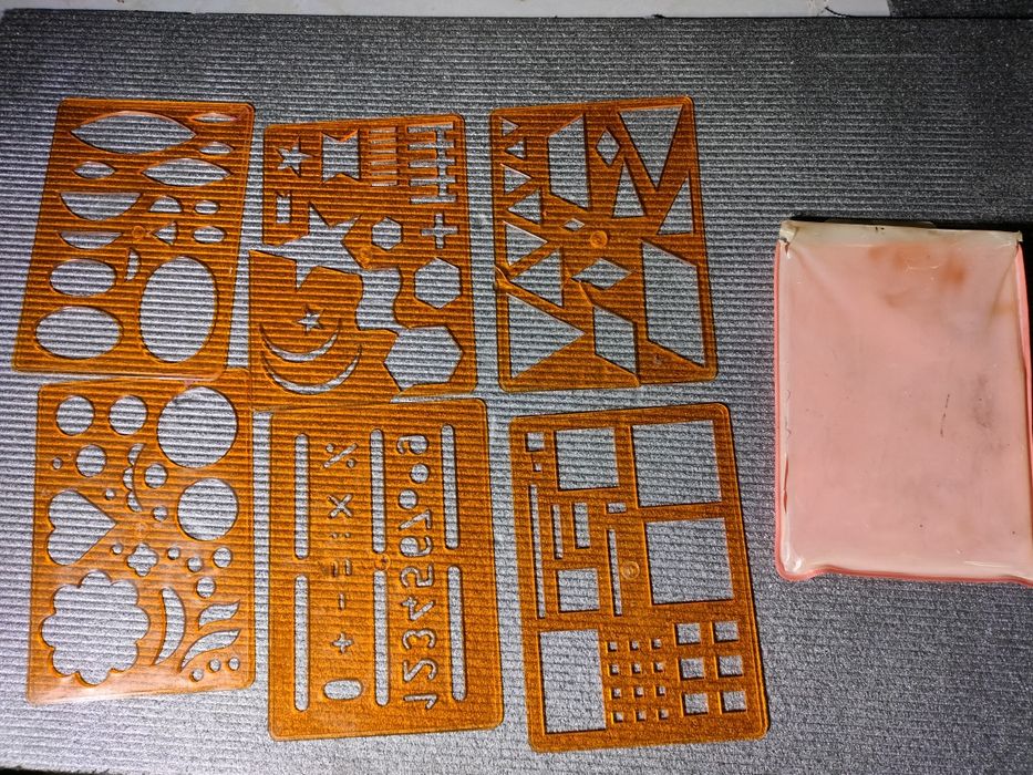 Szablony w etui z czasów prl