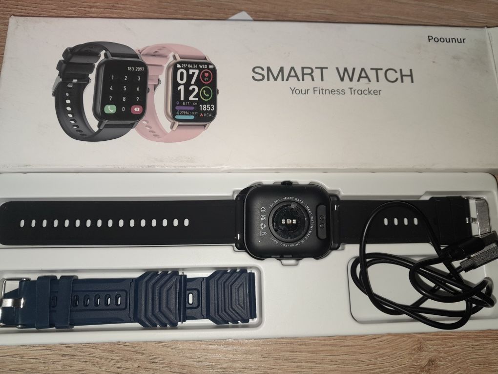 Smartwatch fitness tracker POOUNUR P66 czarny i granatowy pasek
PRODUK