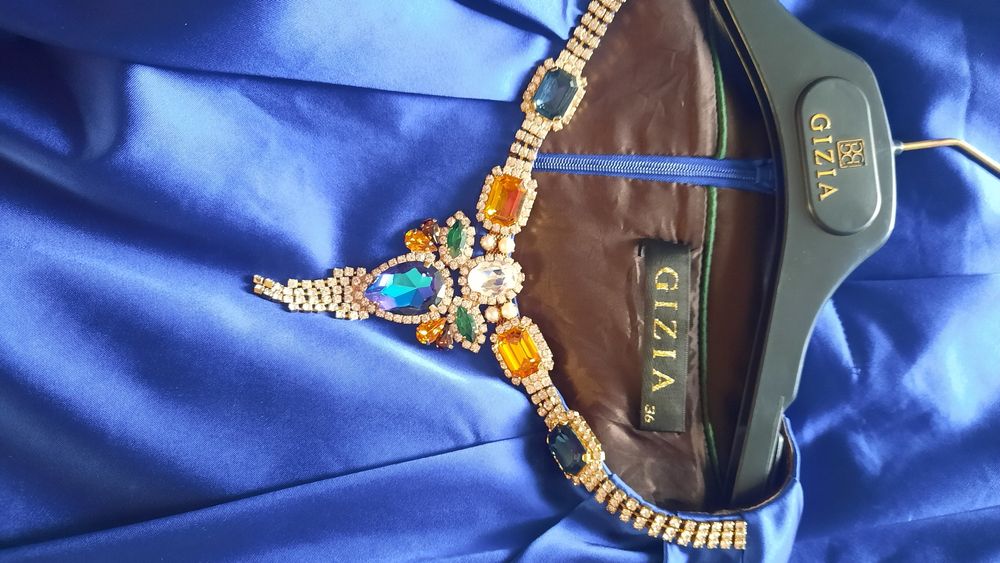 Платье нарядное 36р.