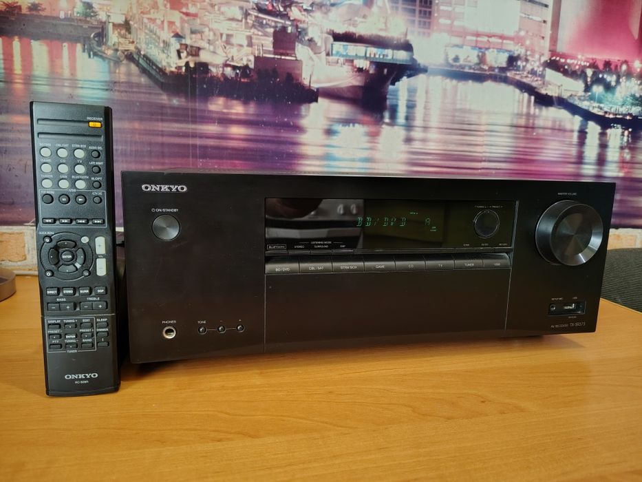ONKYO ресівер 5.2 канальний, з пультом , стан супер, куплявся в Україн