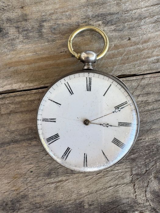 Zabytkowy zegarek kieszonkowy 48 mm – nakręcany kluczykiem, działa