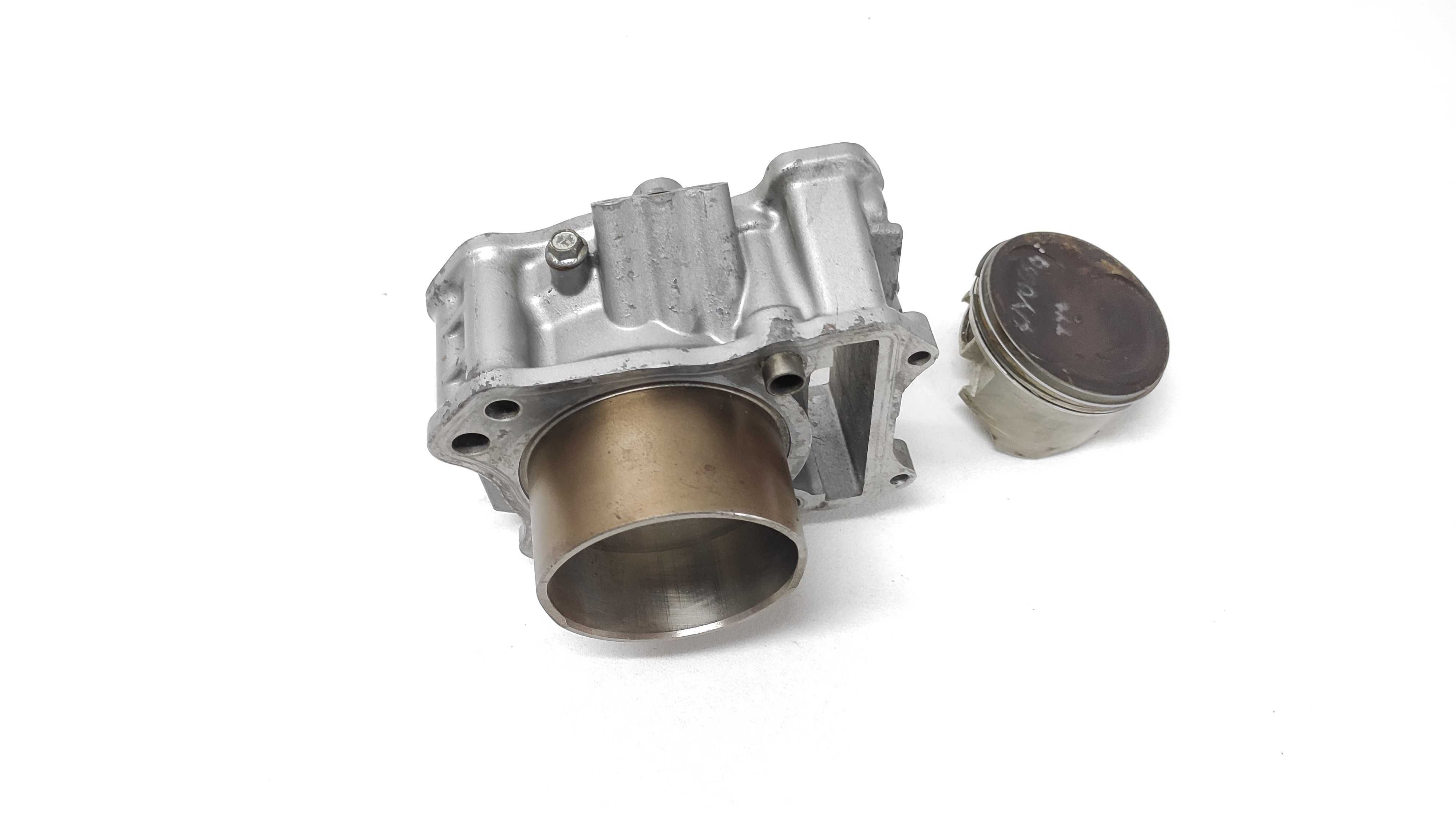 HYOSUNG GT 650 Cylinder Tłok Tylny Tył