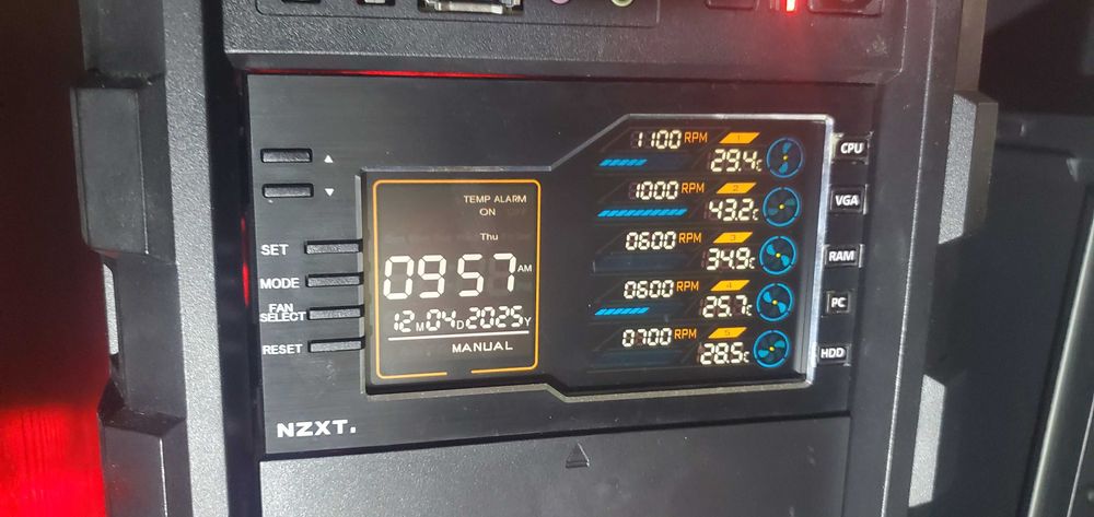 Реобас NZXT Sentry LX LCD Meter стан нового Контроллер на 5 кулеров