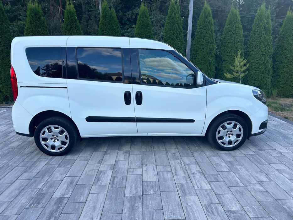 Wynajem auto dostawcze Fiat Doblo