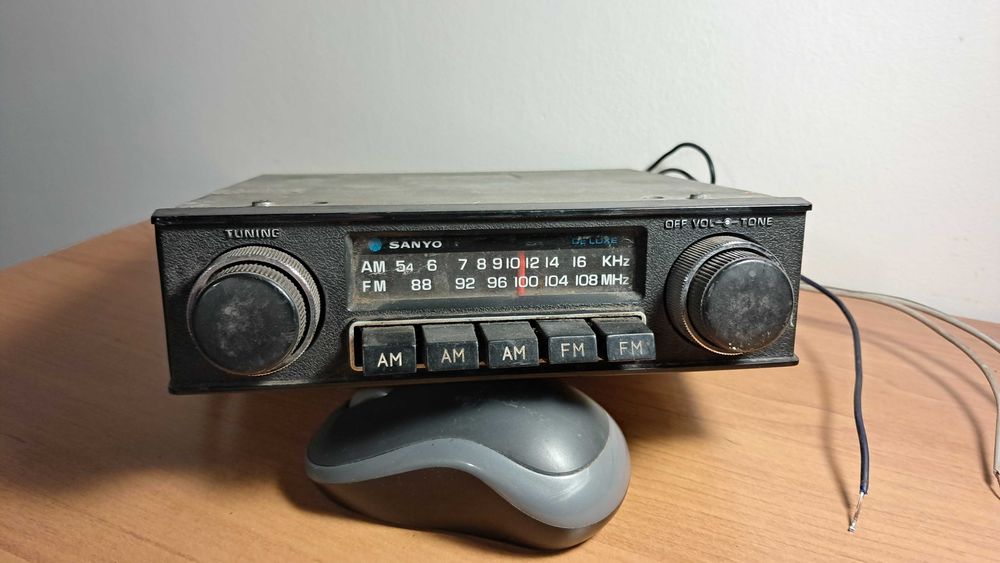 stare radio Sanyo samochodowe