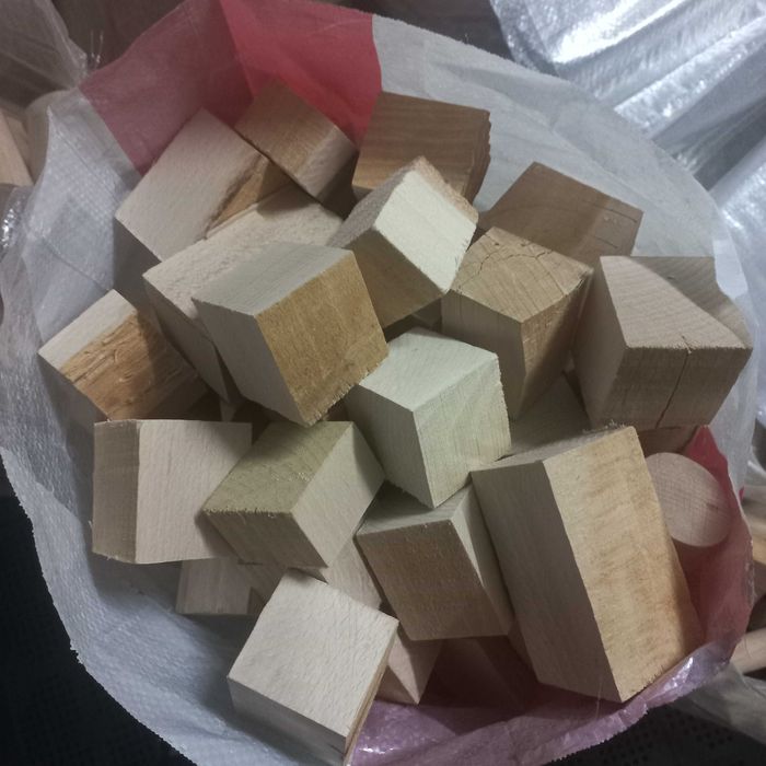 Saco de lenha em quadrados 25kg