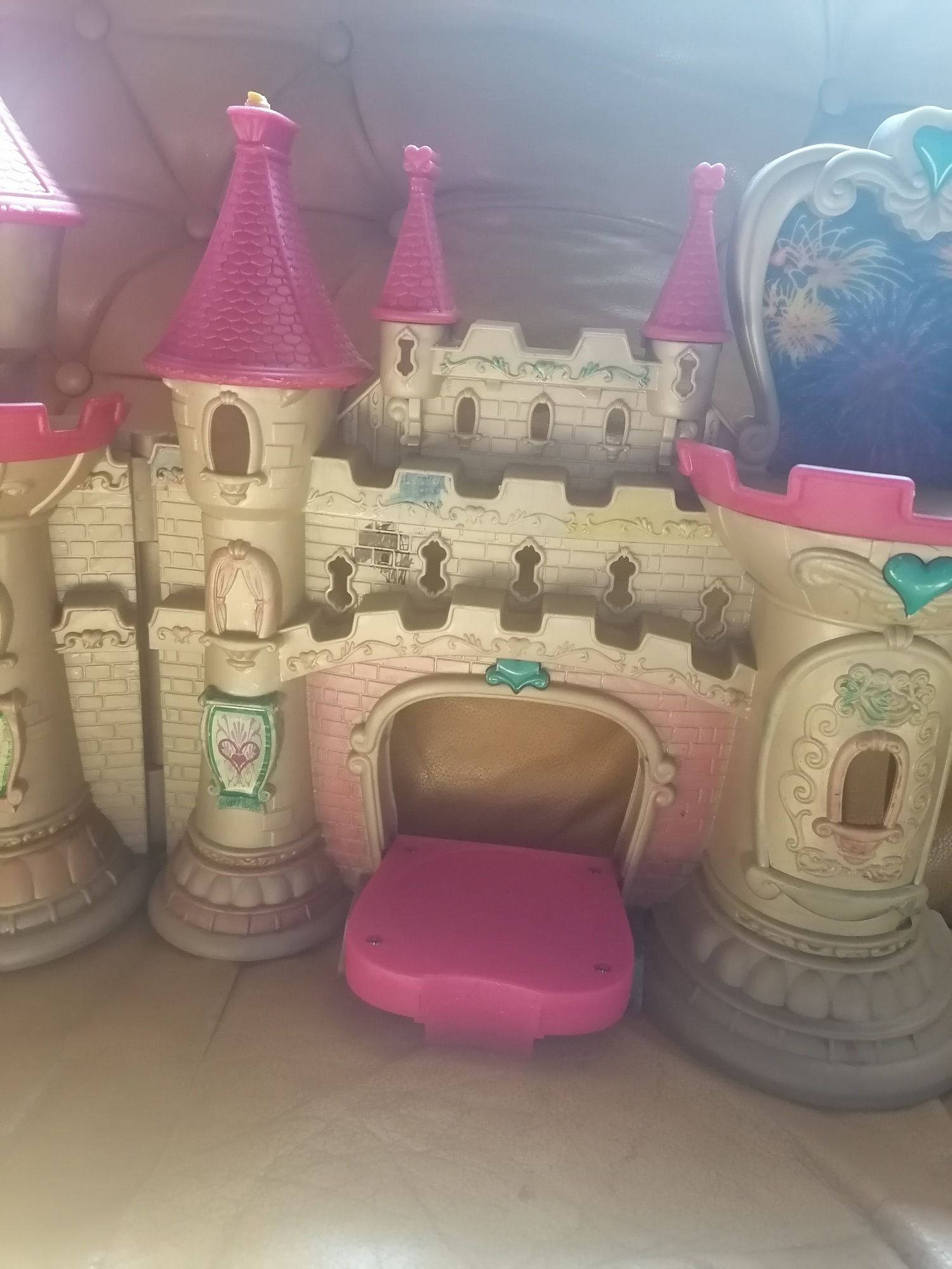 Дитячий замок для дівчат