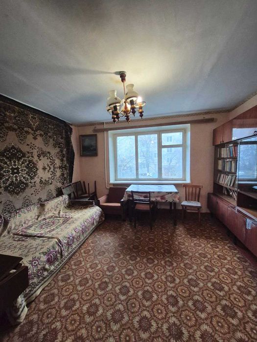 продаж трикімнатної квартири рн "14 школи"