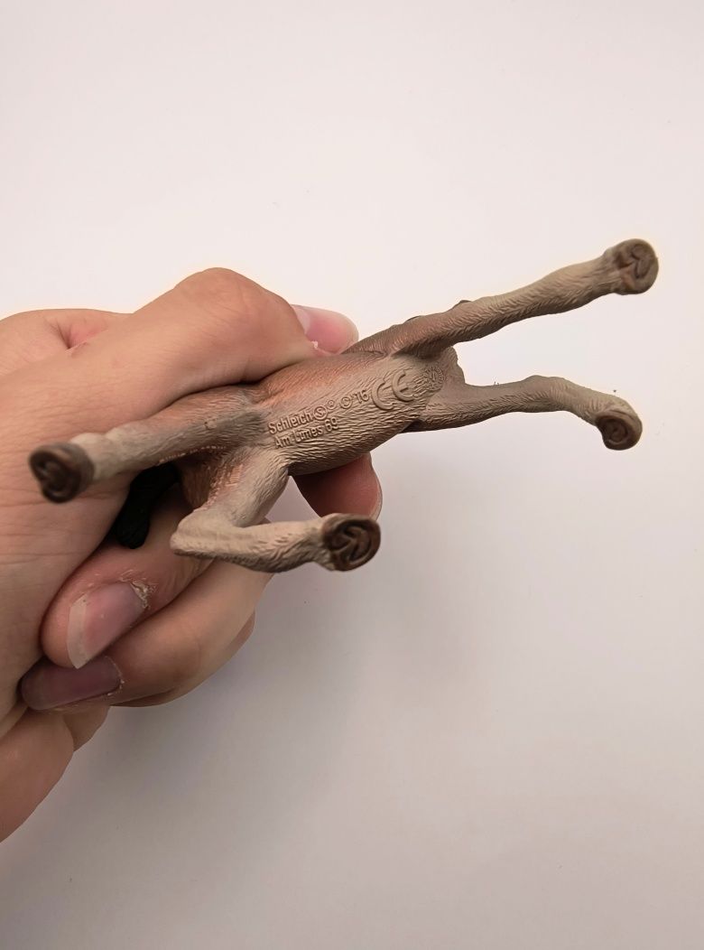 Figurki koni Schleich wałach i źrebak hanover