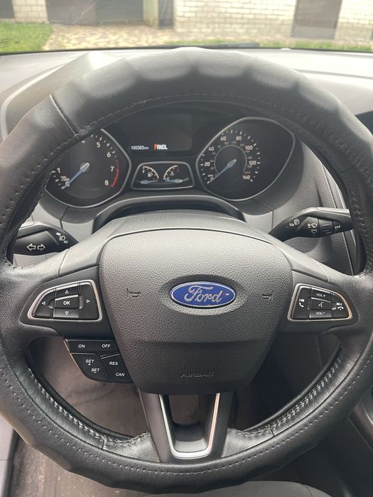 Автомобіль форд фокус