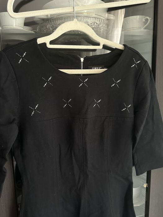 Sukienka czarna Simple r S 36 z cyrkoniami klasyczna