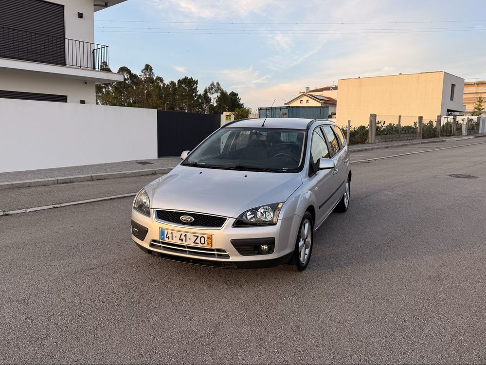 FORD FOCUS 1.4 i - 2005