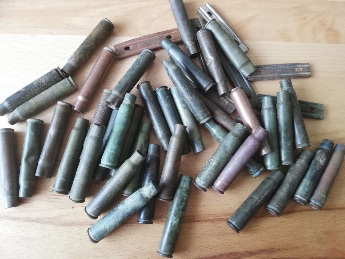 40 łusek i 8 łódek  mauser 1 i 2 wojna