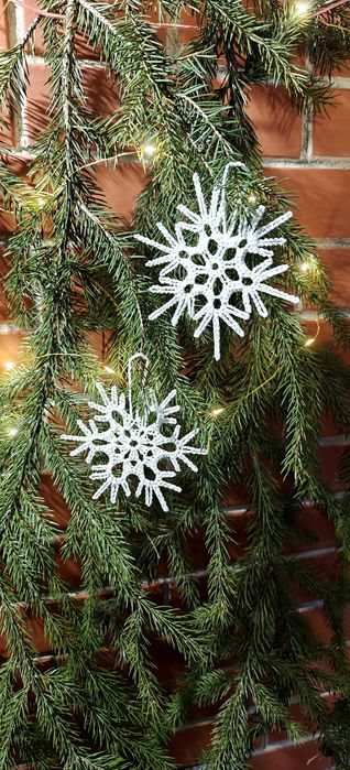 Śnieżynki szydełkowe