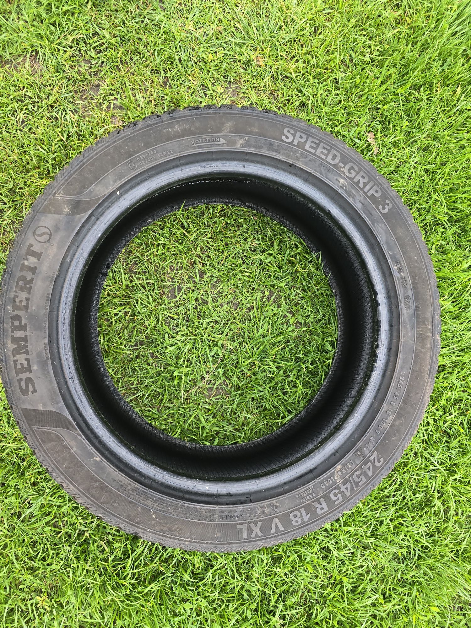 Opony zimowe 245/45r18