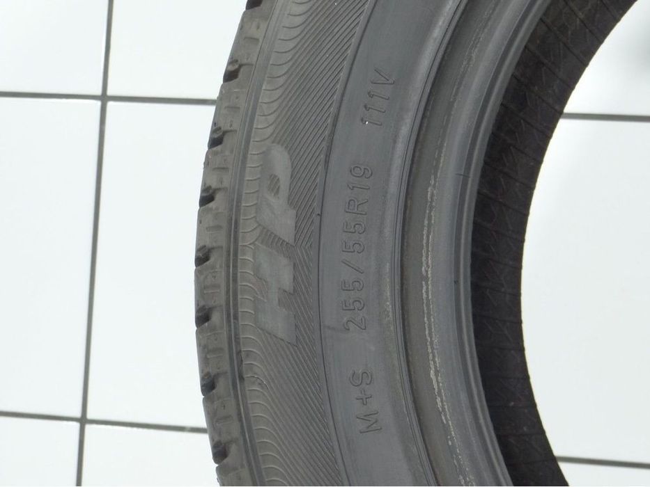 opony całoroczne 255/55r19 111v goodyear