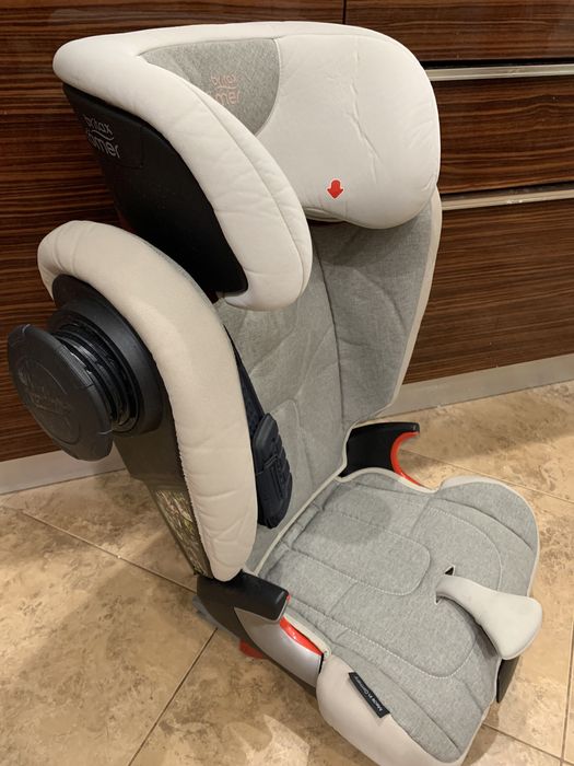 Автокрісло 3-12 років Romer Britax lzofix Ремер автокресло