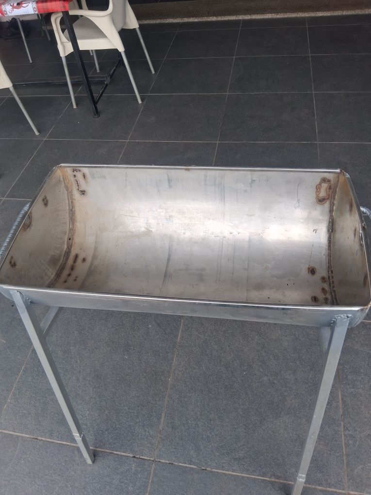Grilhador em inox 80x72x38