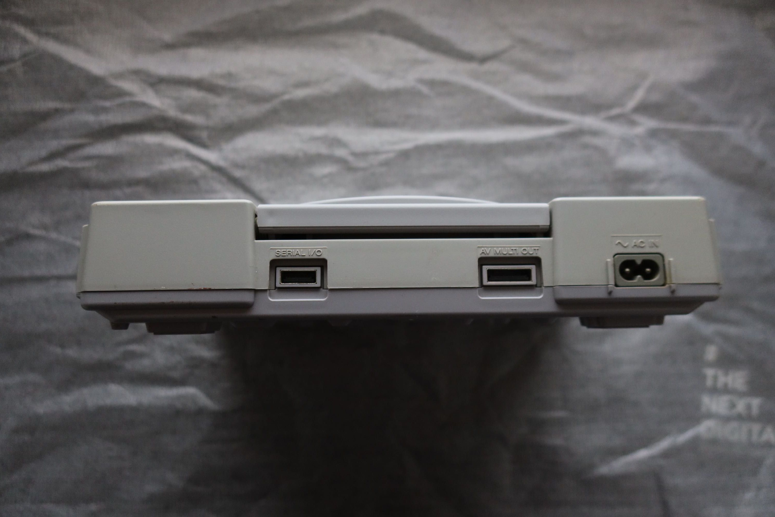Playstation 1 SCPH-9002 com comando e acessórios