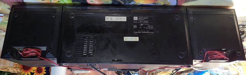 Магнитофон TOSHIBA RT-7055,не включается,sharp,статуэтка Japan