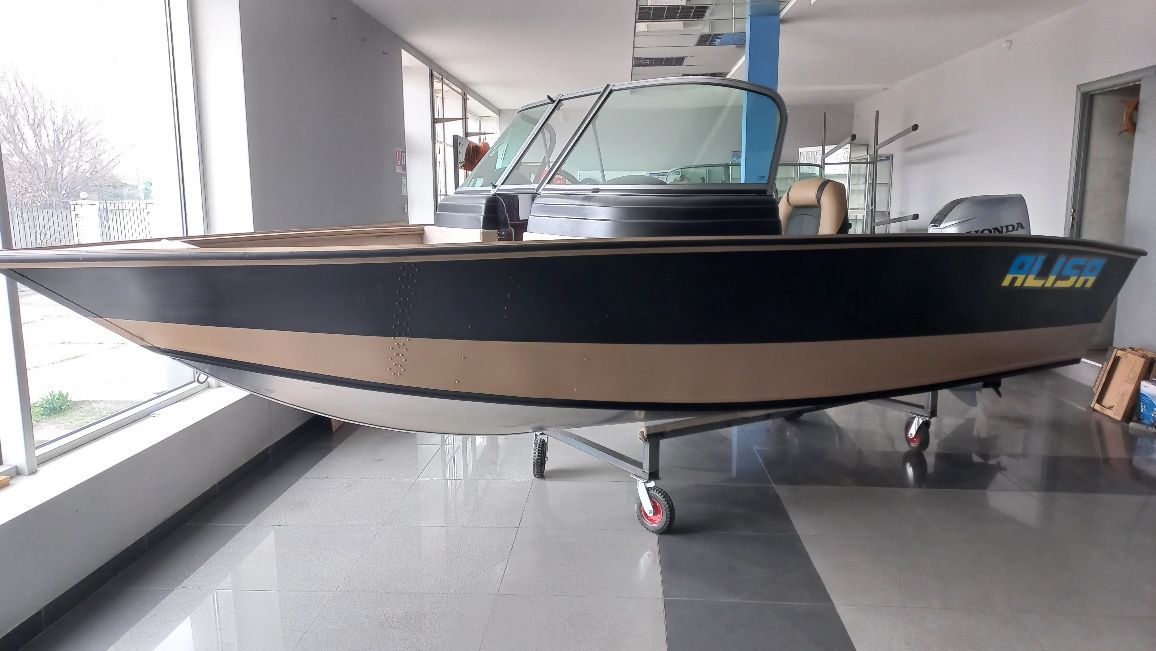 Човен алюмінієвий ALISA 520