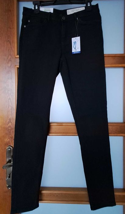 nowe damskie jeansy ESMARA  super skiny fit 40