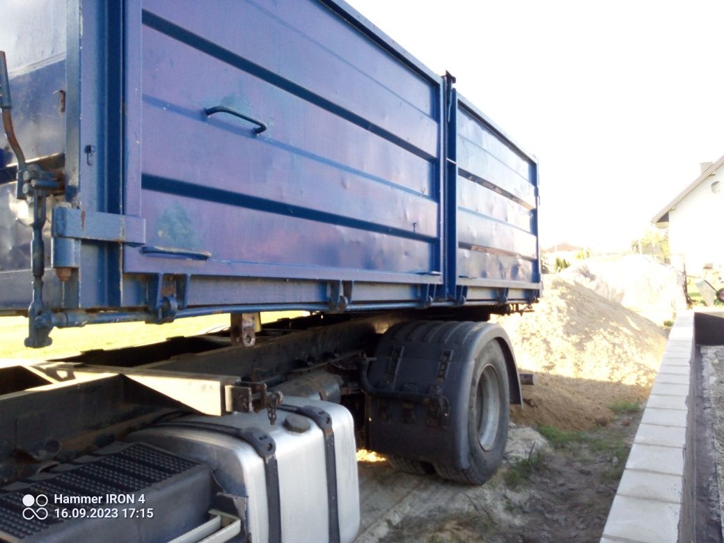 Obornik koński z głębokich stajni z transportem