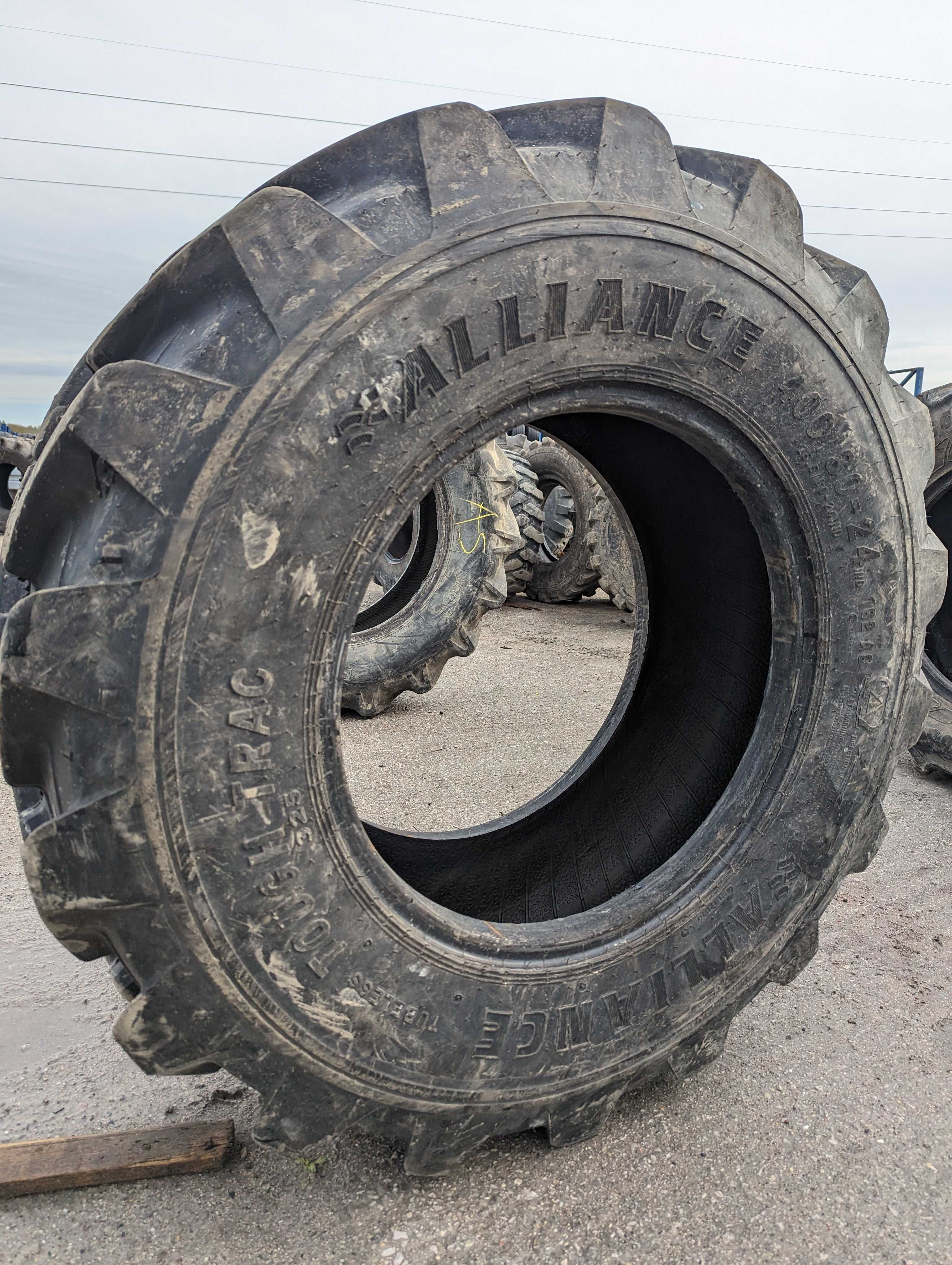 400/80-24 Alliance Tough Trac opony