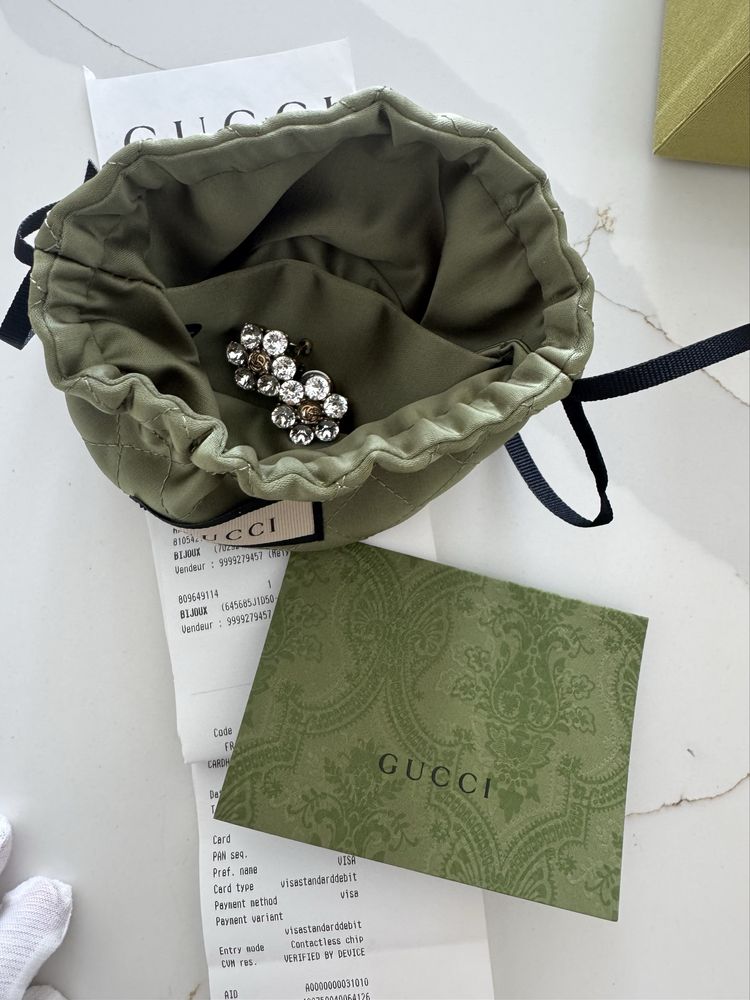 Gucci przepiękne kolczyki / klipsy z cyrkonami złote logo 2 cm