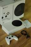 Xbox Series S 512 GB + pad + oryginalne pudełko | Stan idealny Komplet