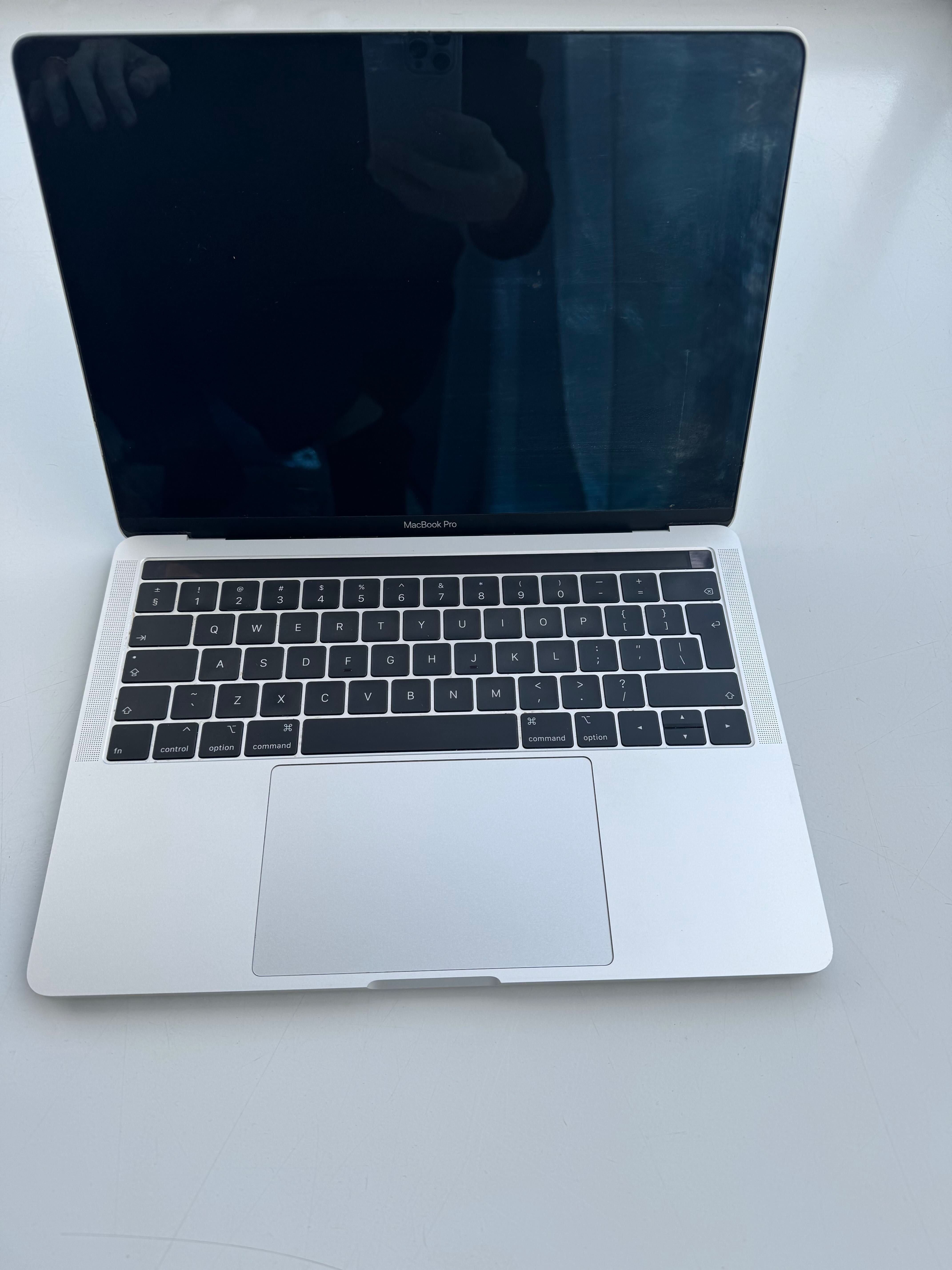 Apple Macbook pro 13