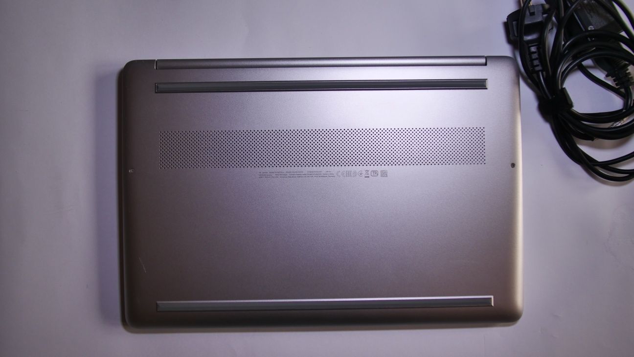 HP 15s-fq1102nw – i3 / 8GB RAM / 256GB SSD – Stan jak nowy!