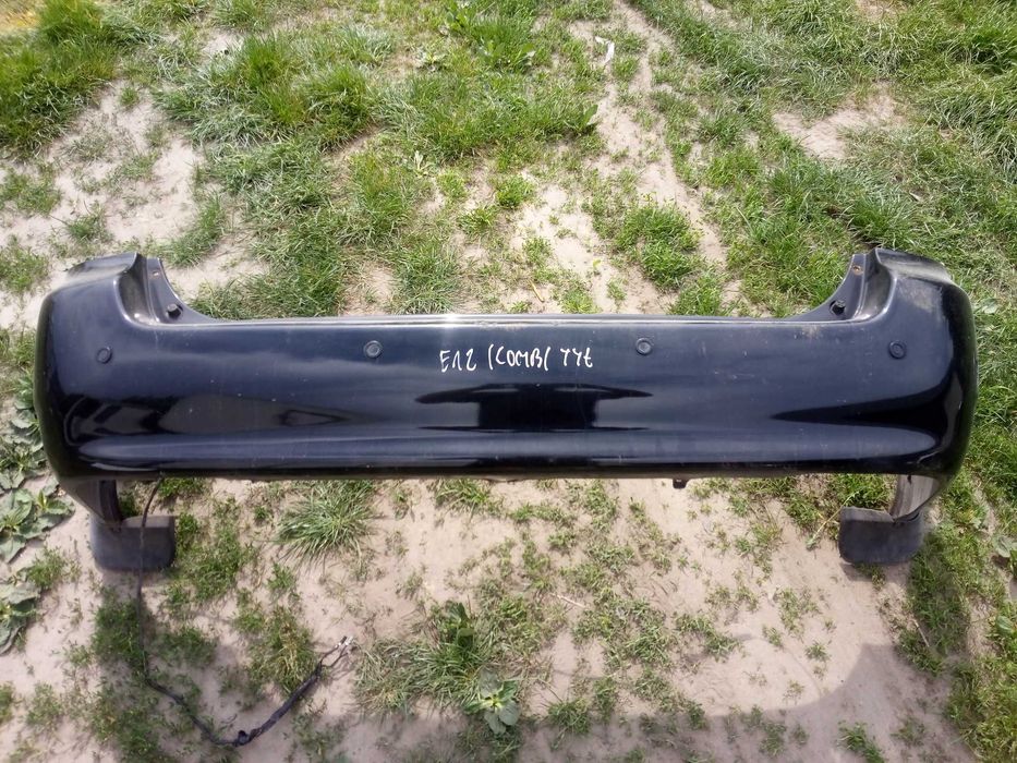 Toyota COROLLA E12 zderzak TYŁ nadwozie kombi 02-07