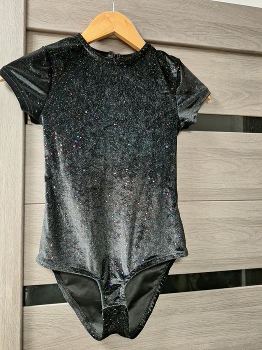 Продам костюм (купальник] для  виступу