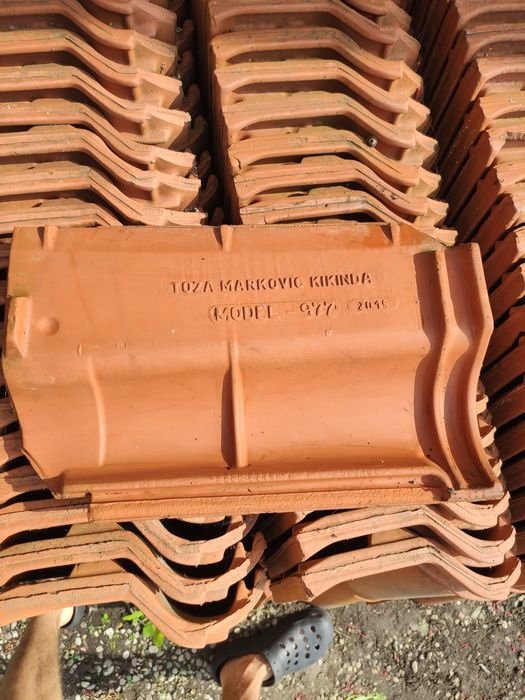 Dachówkę Nową sprzedam 100%