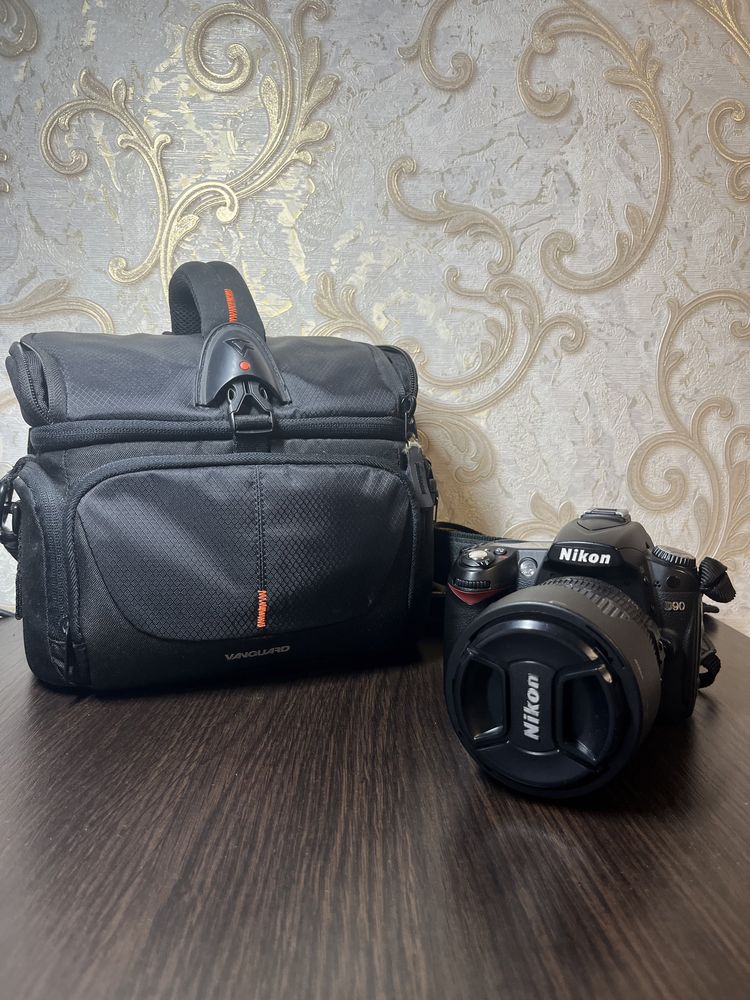 Фотоаппарат Nikon D90 18-105 VR Kit