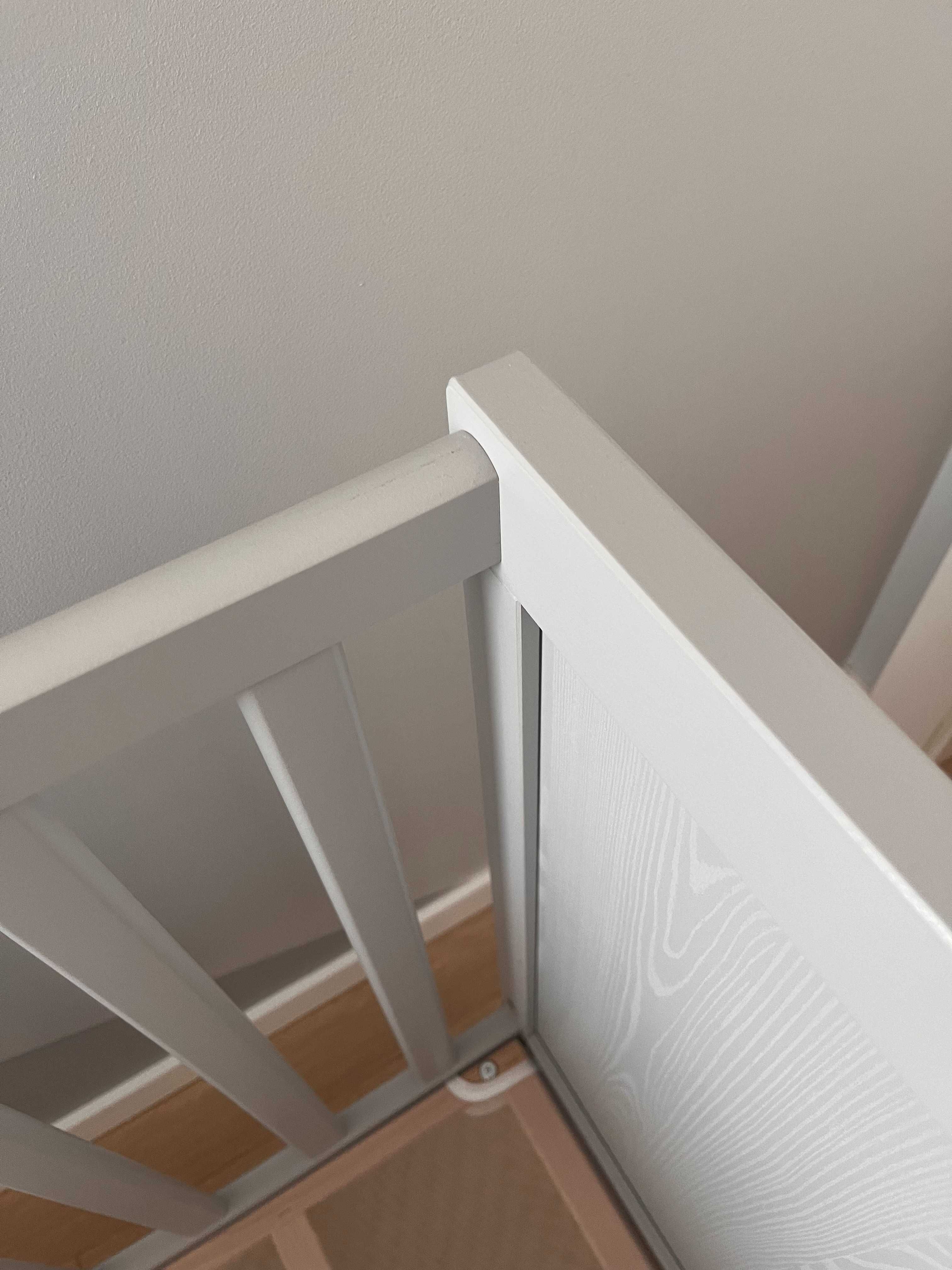 Łóżeczko niemowlęce IKEA SUNDVIK szary + materac JÄTTETRÖTT