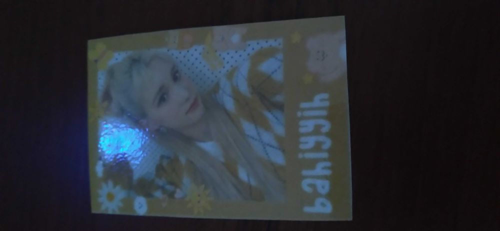 Ломо-картки з к-поп айдолами