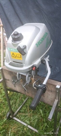 Silnik zaburtowy Honda BF 2B