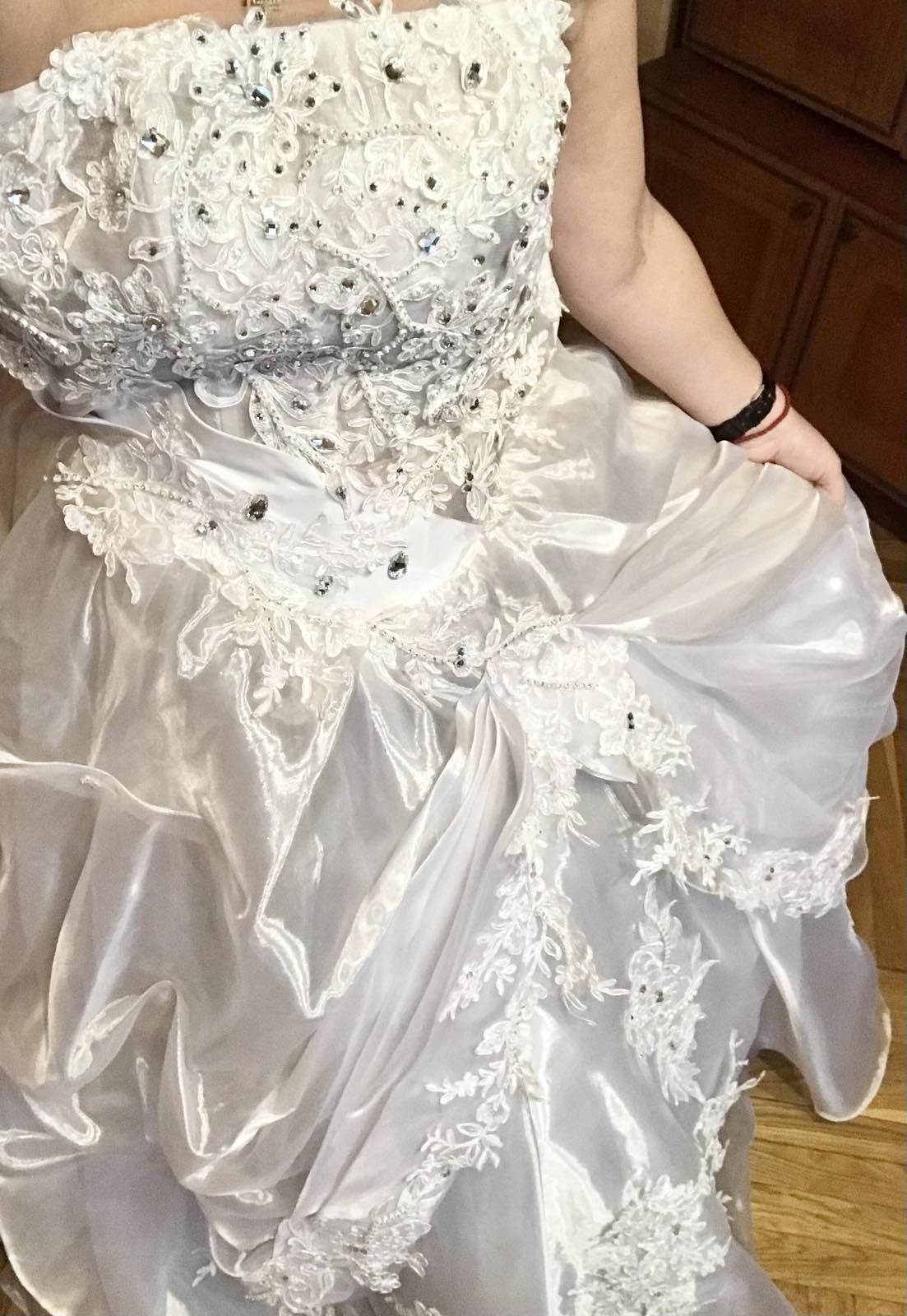 Весільна сукня б/в