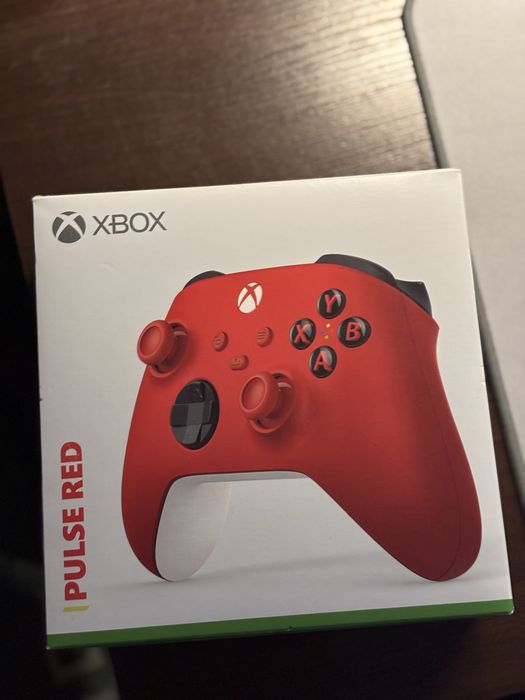 Czerwony pad do x box series s