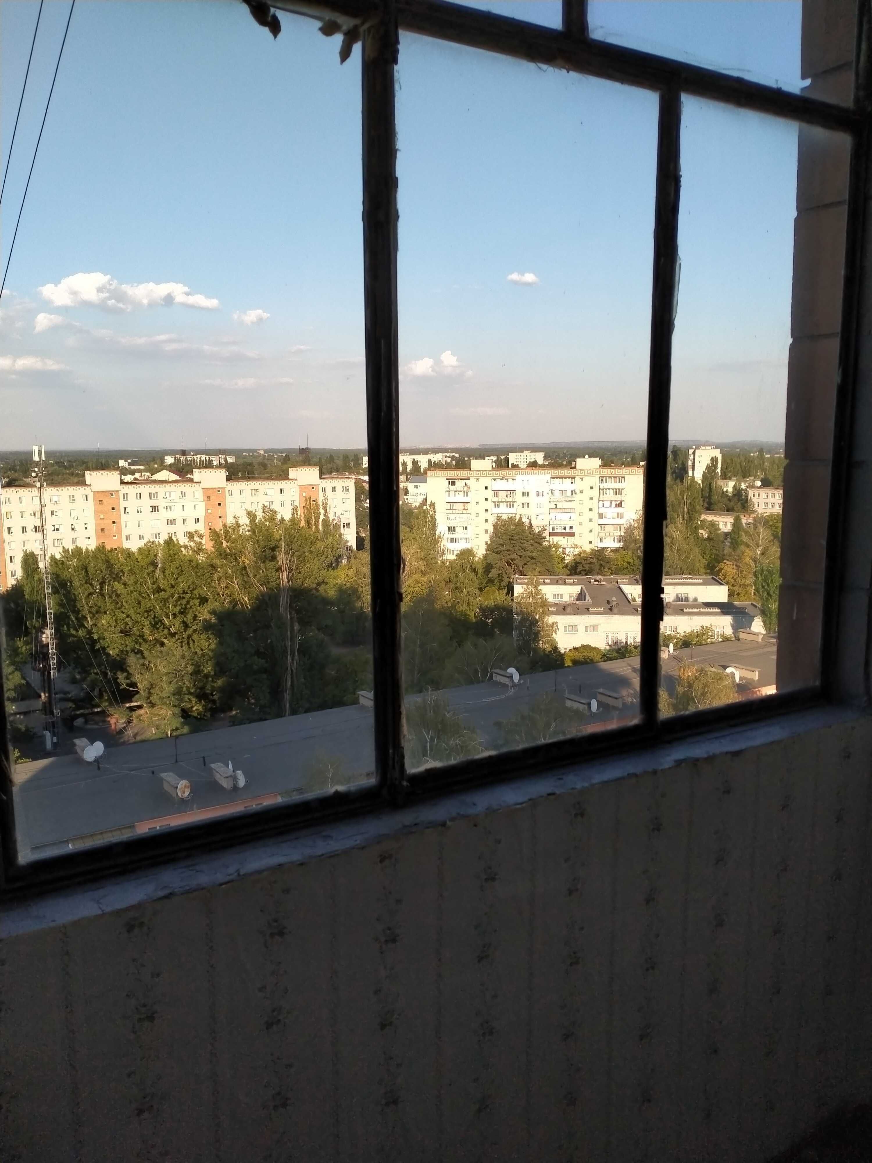 Сдам большую однушку с лоджией.