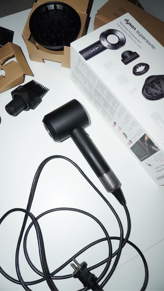 Dyson suszarka Supersonic + końcówki