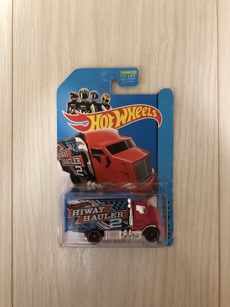 Hot Wheels "Hiway Hauler 2" HW City